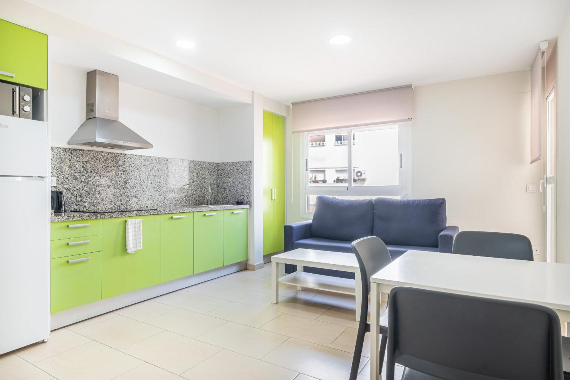 Apartamentos La Rosita Old Town Бенидорм Стая снимка