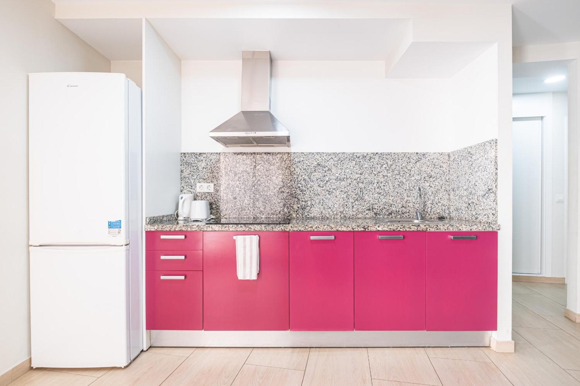 Apartamentos La Rosita Old Town Бенидорм Стая снимка